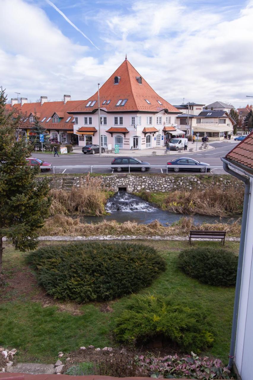 Ecoappart-Haz Mosonmagyarovar Exterior foto